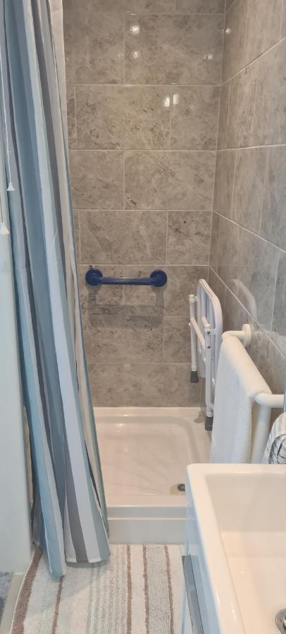 Parc Lodge Guesthouse Bridgend  Eksteriør bilde