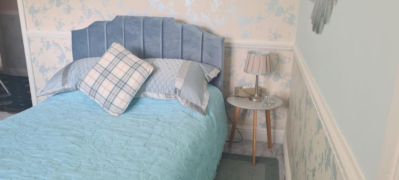 Parc Lodge Guesthouse Bridgend  Eksteriør bilde
