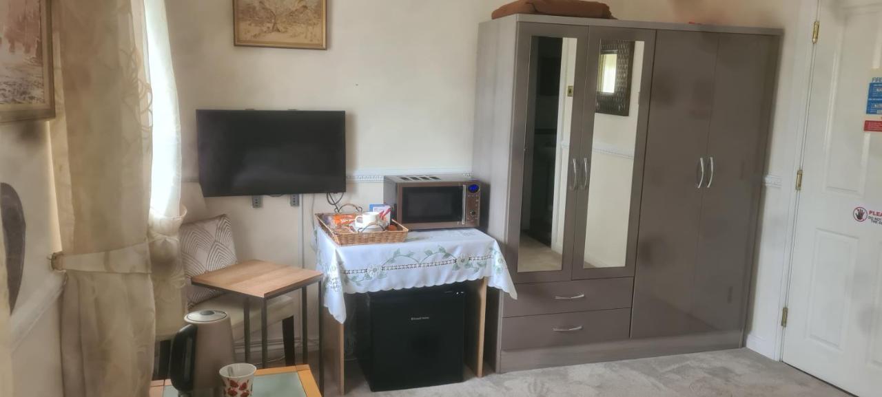 Parc Lodge Guesthouse Bridgend  Eksteriør bilde