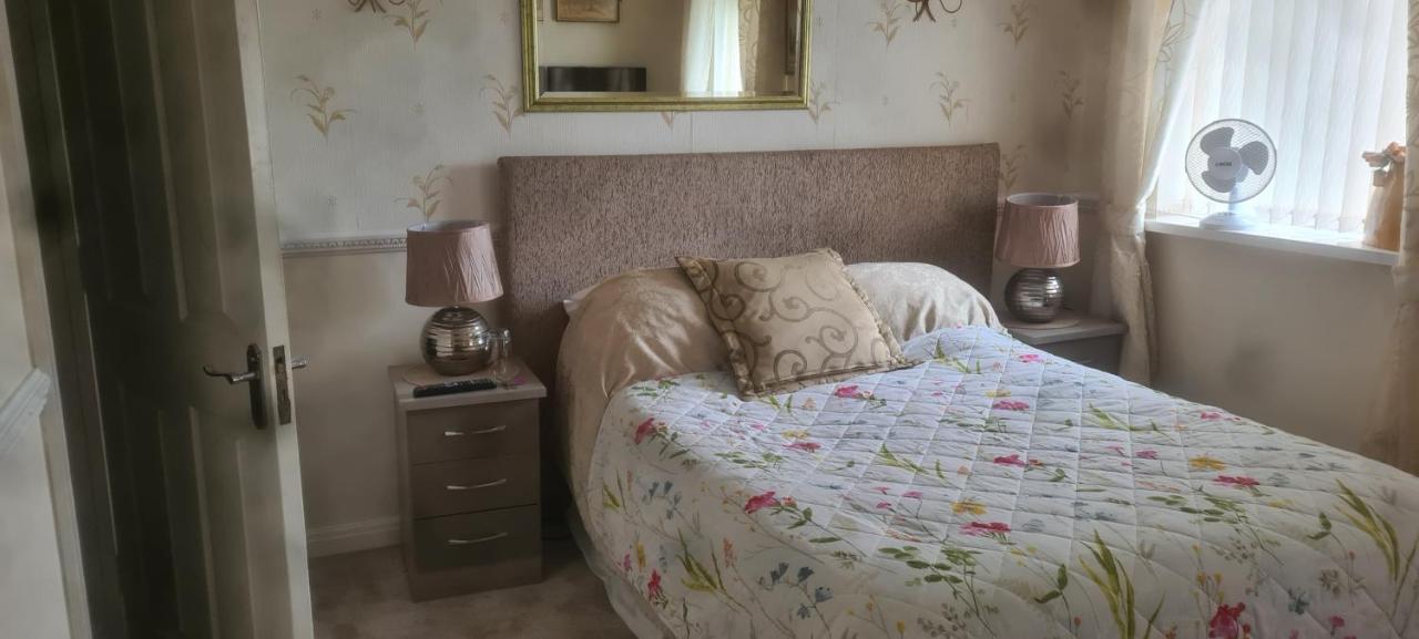 Parc Lodge Guesthouse Bridgend  Eksteriør bilde