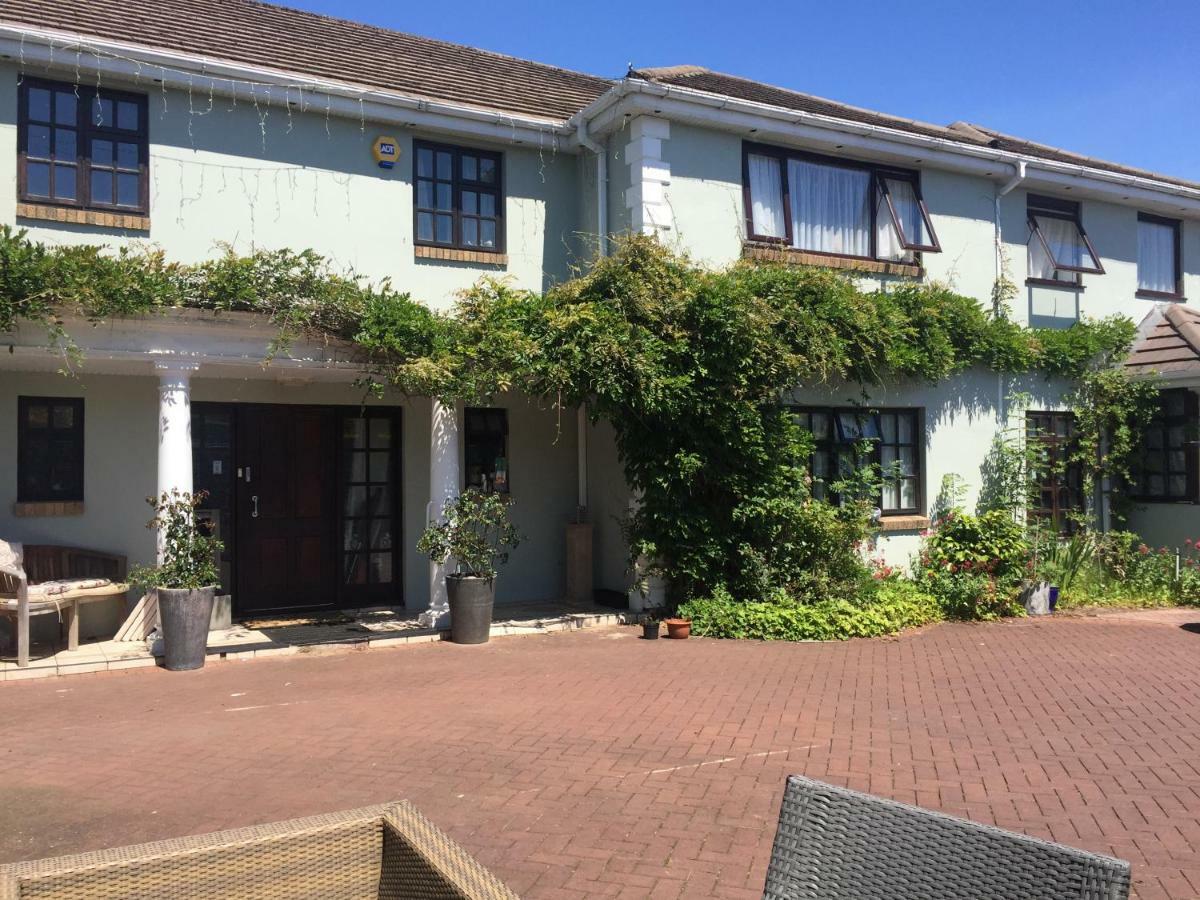 Parc Lodge Guesthouse Bridgend  Eksteriør bilde